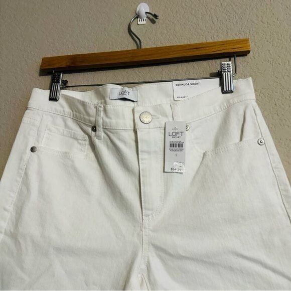 Ann Taylor LOFT Cotton Boyfriend Denim Shorts in White with 10 1/2 " inseam Sz 2 - Picture 4 of 10